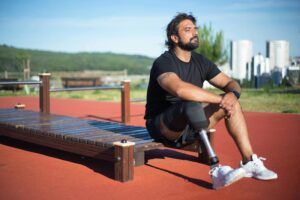 Quels sont les composants d’une prothèse de genou ?