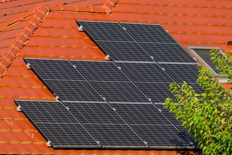 des panneaux solaires